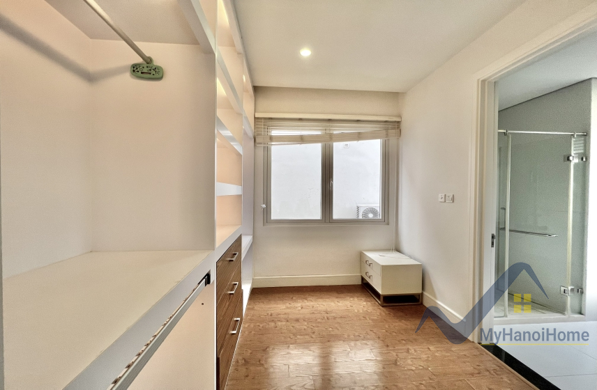 Cho thuê biệt thự Hoa Sữa Vinhomes Riverside, gần BIS, đủ đồ 9