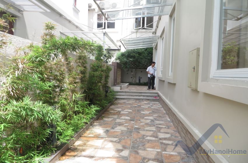 Cho thuê biệt thự song lập Vinhome Riverside không sông 1