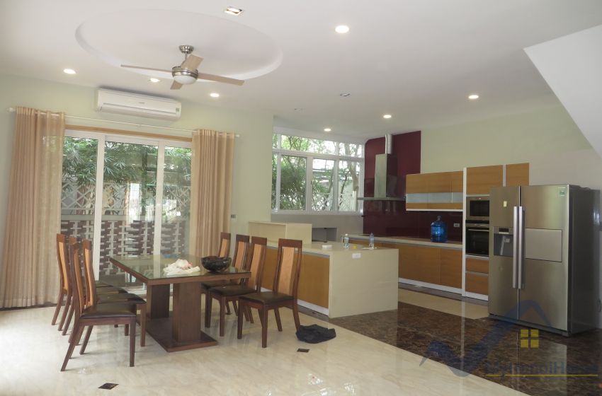 Cho thuê biệt thự song lập Vinhome Riverside không sông 6