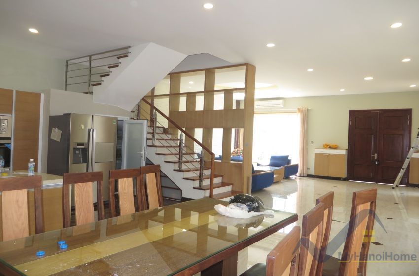 Cho thuê biệt thự song lập Vinhome Riverside không sông 7