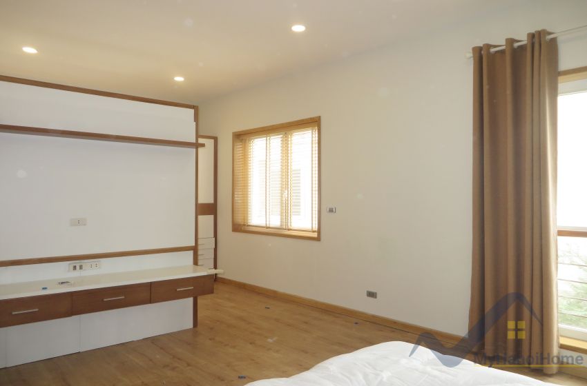 Cho thuê biệt thự song lập Vinhome Riverside không sông 9