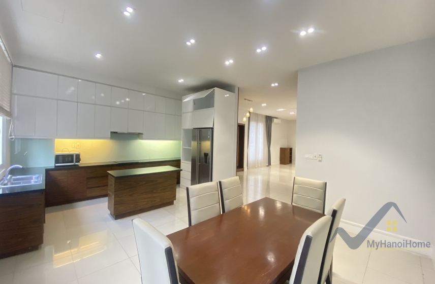 Cho thuê biệt thự song lập Vinhome Riverside, sân vườn full đồ 4