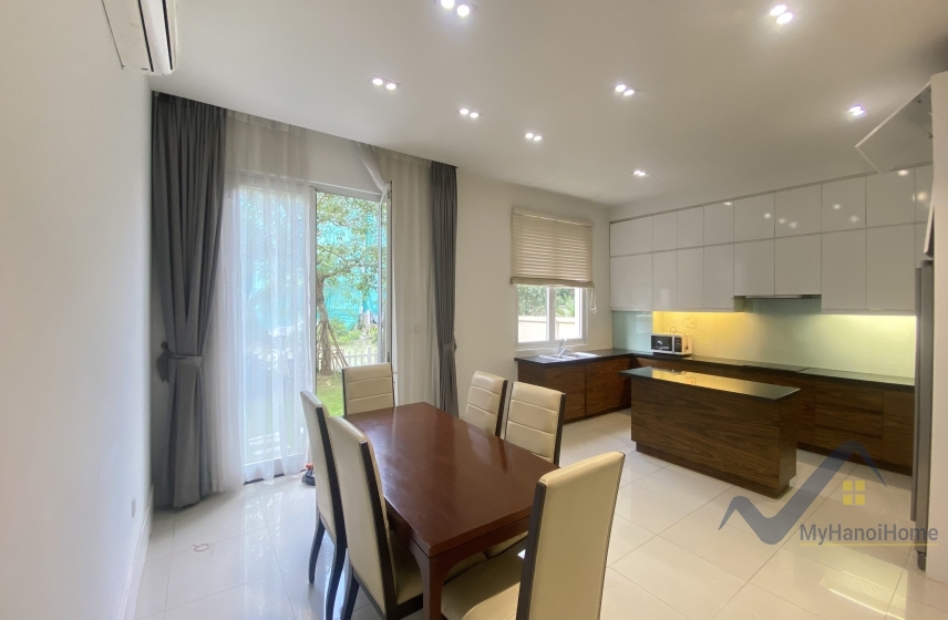 Cho thuê biệt thự song lập Vinhome Riverside, sân vườn full đồ 5
