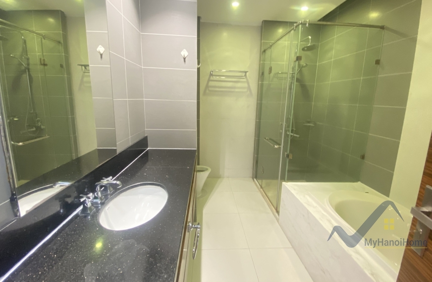 Cho thuê biệt thự song lập Vinhome Riverside, sân vườn full đồ 8