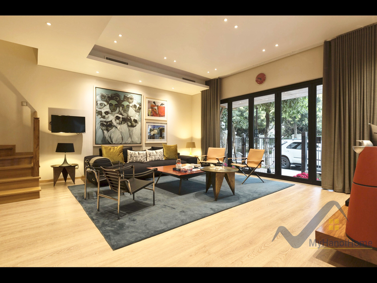 Cho thuê biệt thự song lập Vinhomes Riverside, 5 phòng ngủ full nội thất 1