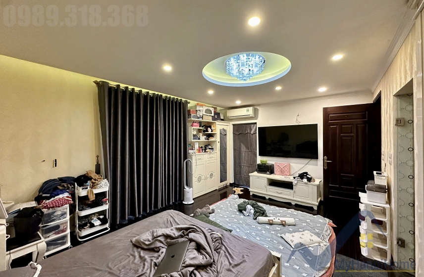 Cho thuê biệt thự Vinhomes Riverside 4 phòng ngủ khép kín 15