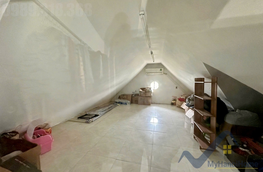 Cho thuê biệt thự Vinhomes Riverside 4 phòng ngủ khép kín 18