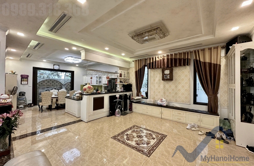 Cho thuê biệt thự Vinhomes Riverside 4 phòng ngủ khép kín 3