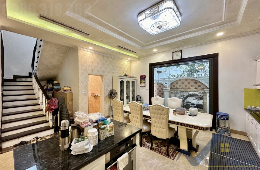 Cho thuê biệt thự Vinhomes Riverside 4 phòng ngủ khép kín 5