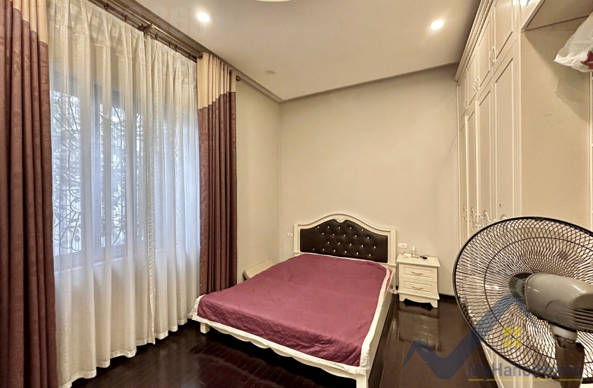 Cho thuê biệt thự Vinhomes Riverside 4 phòng ngủ khép kín 6