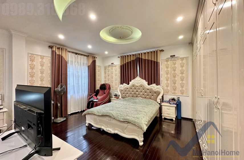 Cho thuê biệt thự Vinhomes Riverside 4 phòng ngủ khép kín 9