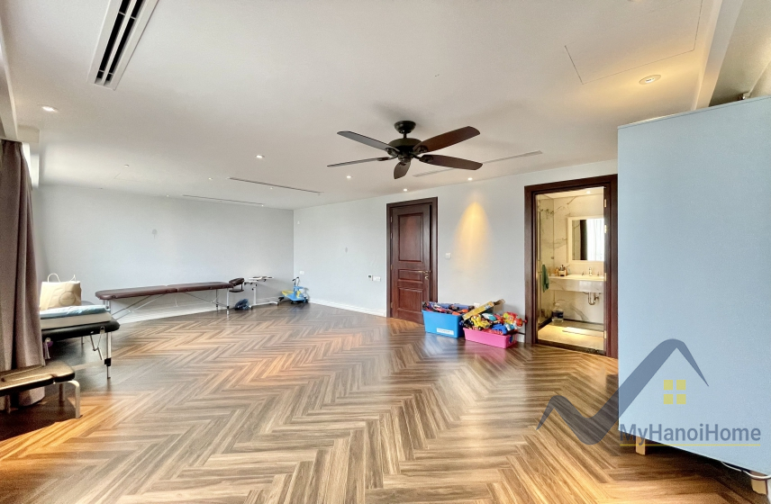 Cho thuê biệt thự Vinhomes Riverside căn song lập, gần trường BIS 14