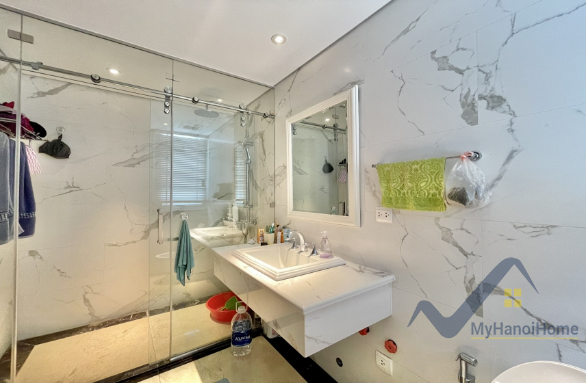 Cho thuê biệt thự Vinhomes Riverside căn song lập, gần trường BIS 15