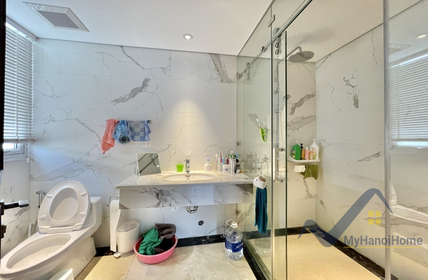 Cho thuê biệt thự Vinhomes Riverside căn song lập, gần trường BIS 18