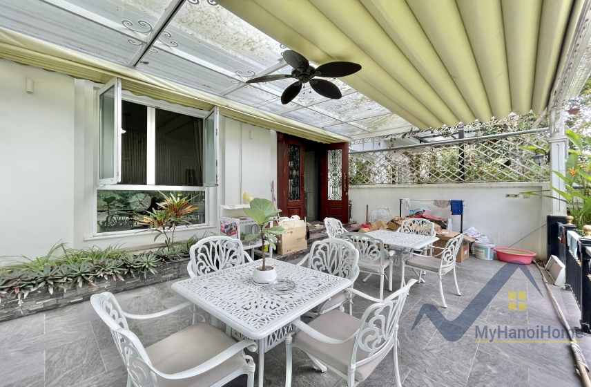 Cho thuê biệt thự Vinhomes Riverside căn song lập, gần trường BIS 22