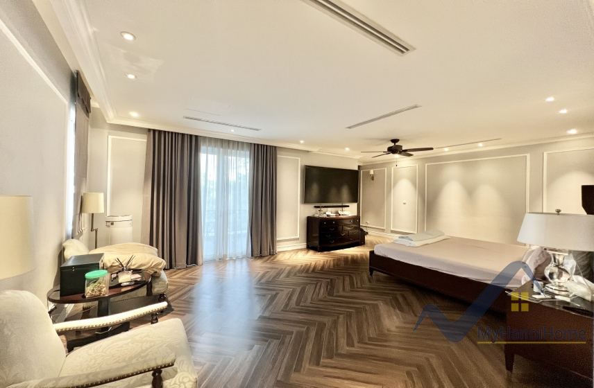 Cho thuê biệt thự Vinhomes Riverside căn song lập, gần trường BIS 6