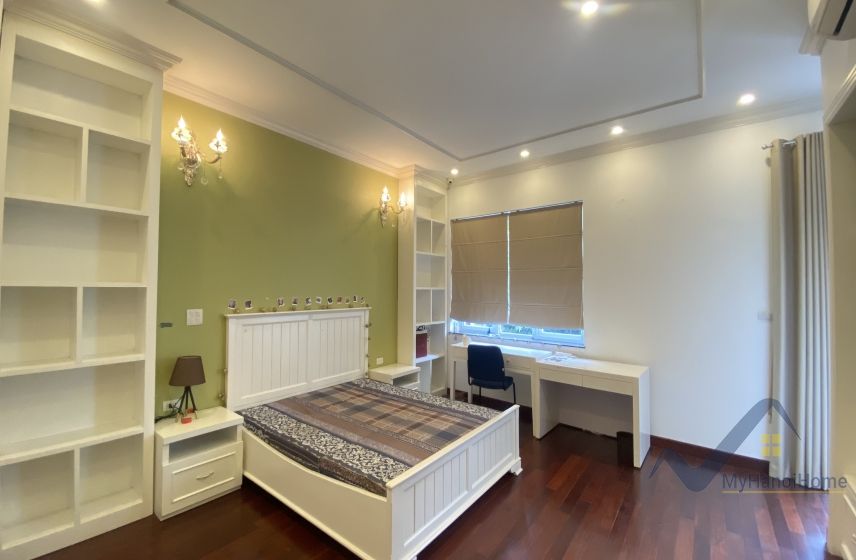 Cho thuê biệt thự Vinhomes Riverside căn song lập 16