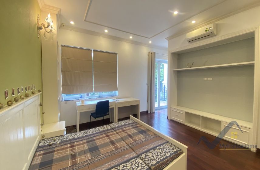 Cho thuê biệt thự Vinhomes Riverside căn song lập 17