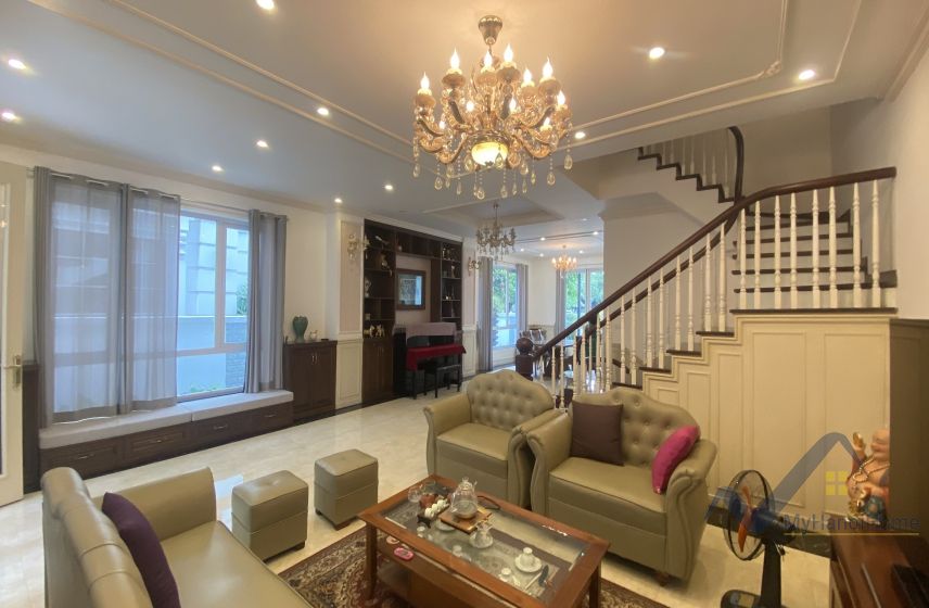 Cho thuê biệt thự Vinhomes Riverside căn song lập 2