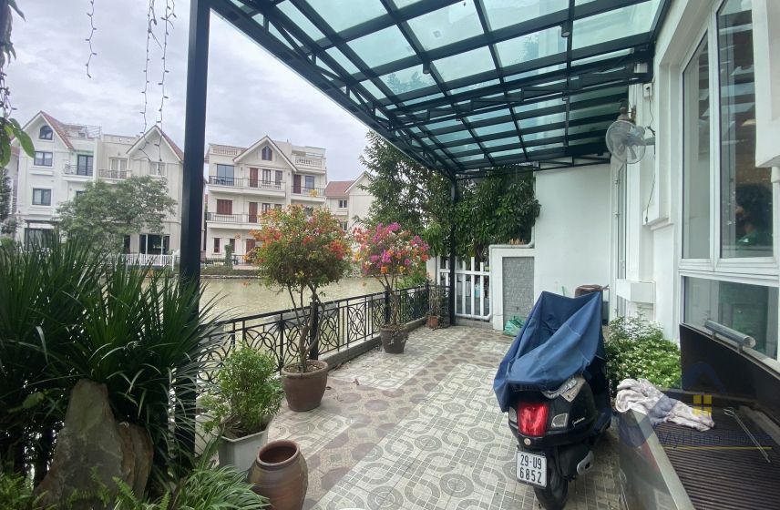 Cho thuê biệt thự Vinhomes Riverside căn song lập 27