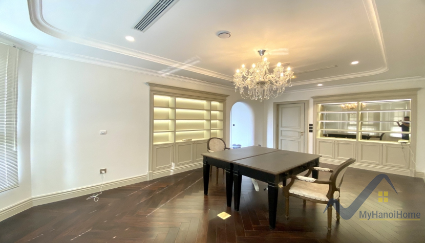 Cho thuê biệt thự Vinhomes Riverside có bể bơi, căn đơn lập 21