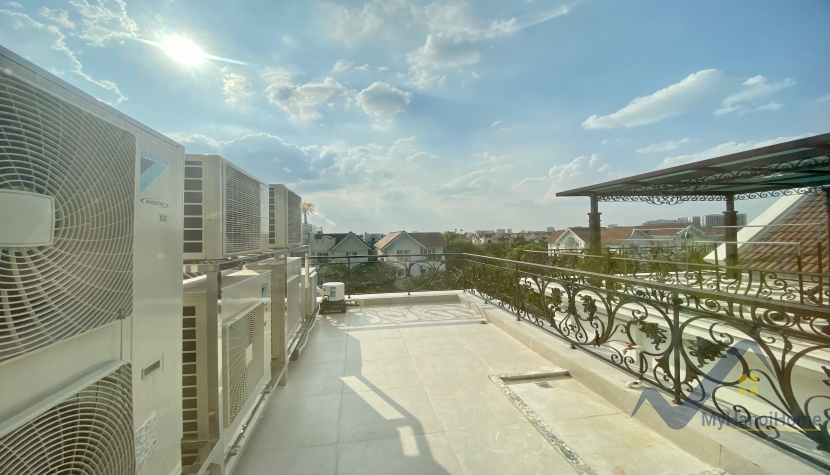 Cho thuê biệt thự Vinhomes Riverside có bể bơi, căn đơn lập 23