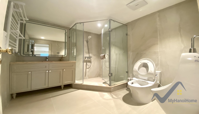 Cho thuê biệt thự Vinhomes Riverside có bể bơi, căn đơn lập 8