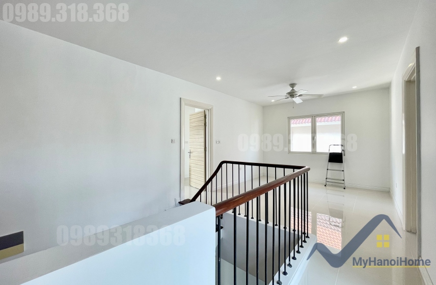 Cho thuê biệt thự Vinhomes Riverside có sân rộng, đủ đồ 19