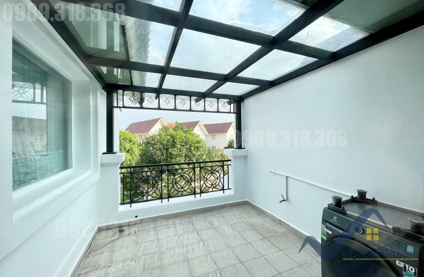 Cho thuê biệt thự Vinhomes Riverside có sân rộng, đủ đồ 20