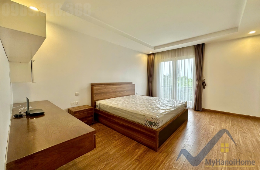 Cho thuê biệt thự Vinhomes Riverside có sân vườn, thang máy 15