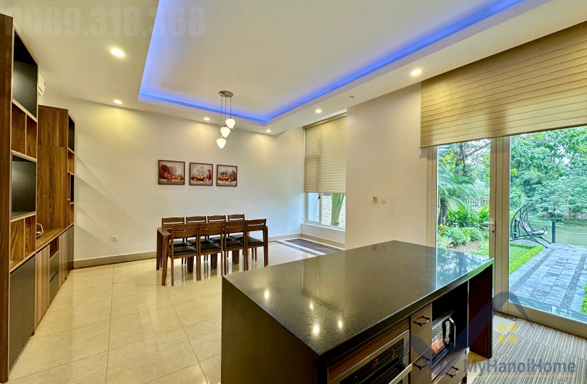 Cho thuê biệt thự Vinhomes Riverside có sân vườn, thang máy 5