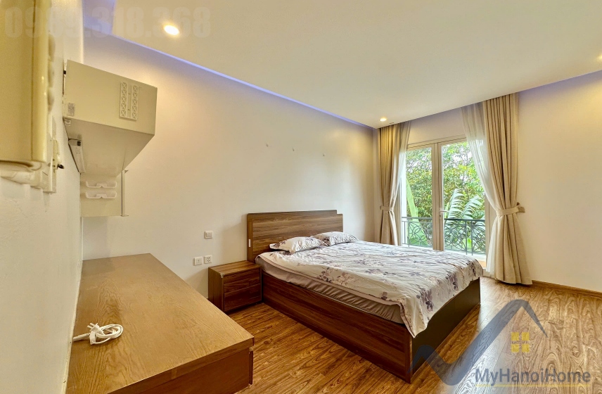 Cho thuê biệt thự Vinhomes Riverside có sân vườn, thang máy 9