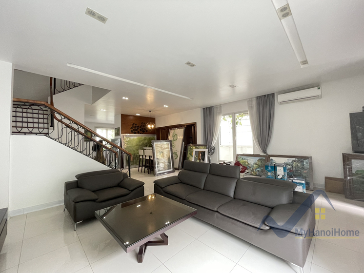 Cho thuê biệt thự Vinhomes Riverside full đồ 4PN 1