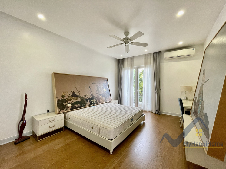 Cho thuê biệt thự Vinhomes Riverside full đồ 4PN 14