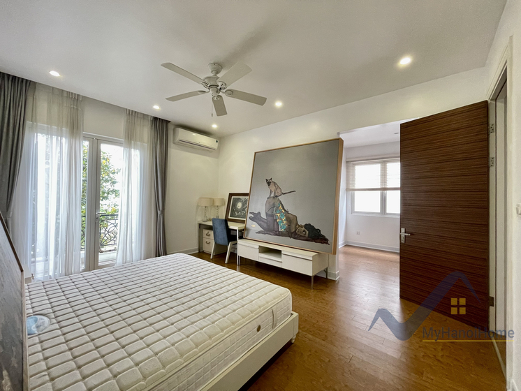 Cho thuê biệt thự Vinhomes Riverside full đồ 4PN 15