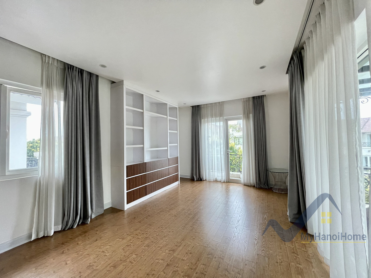 Cho thuê biệt thự Vinhomes Riverside full đồ 4PN 18