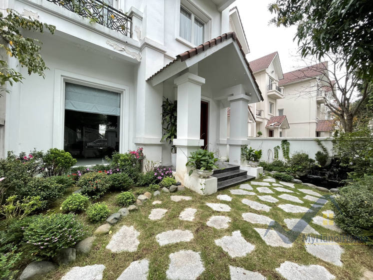 Cho thuê biệt thự Vinhomes Riverside full đồ 4PN 5