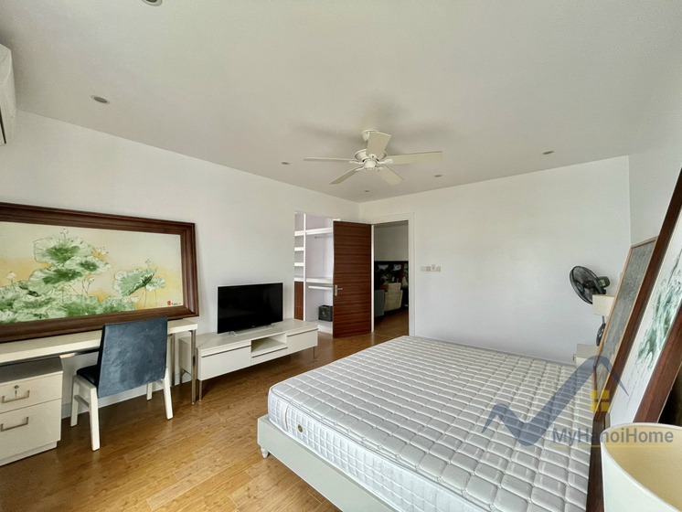 Cho thuê biệt thự Vinhomes Riverside full đồ 4PN 8