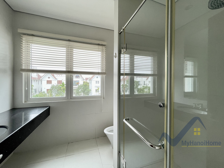 Cho thuê biệt thự Vinhomes Riverside full đồ 4PN 9