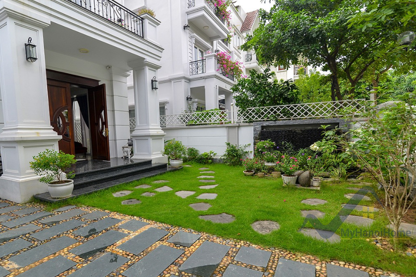 Cho thuê biệt thự Vinhomes Riverside Full đồ gần trường BIS 1