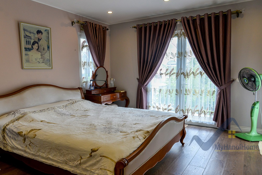 Cho thuê biệt thự Vinhomes Riverside Full đồ gần trường BIS 13