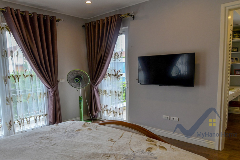 Cho thuê biệt thự Vinhomes Riverside Full đồ gần trường BIS 14