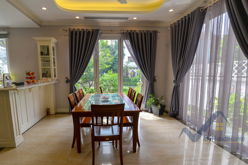 Cho thuê biệt thự Vinhomes Riverside Full đồ gần trường BIS 6
