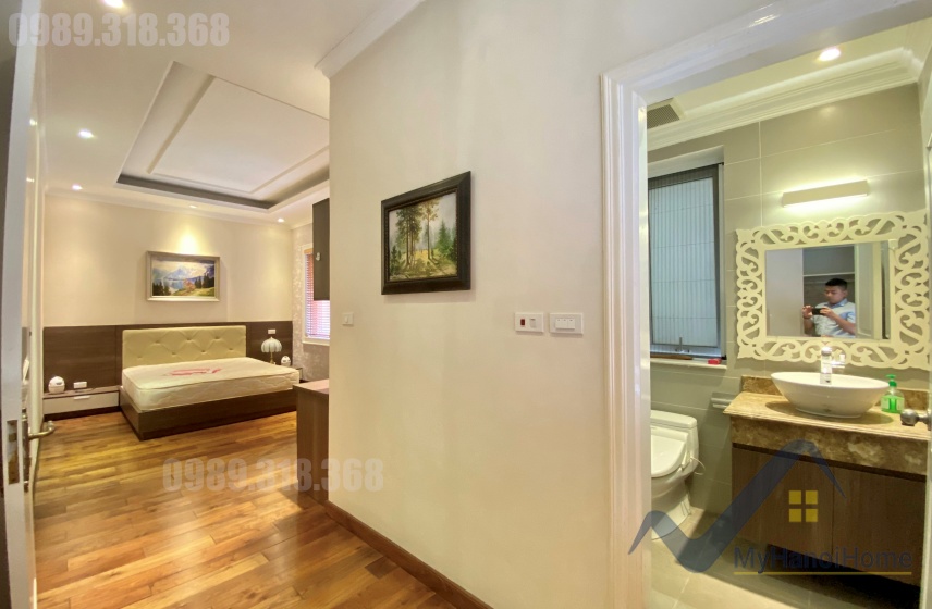 Cho thuê biệt thự Vinhomes Riverside full nội thất Đông Dương 17