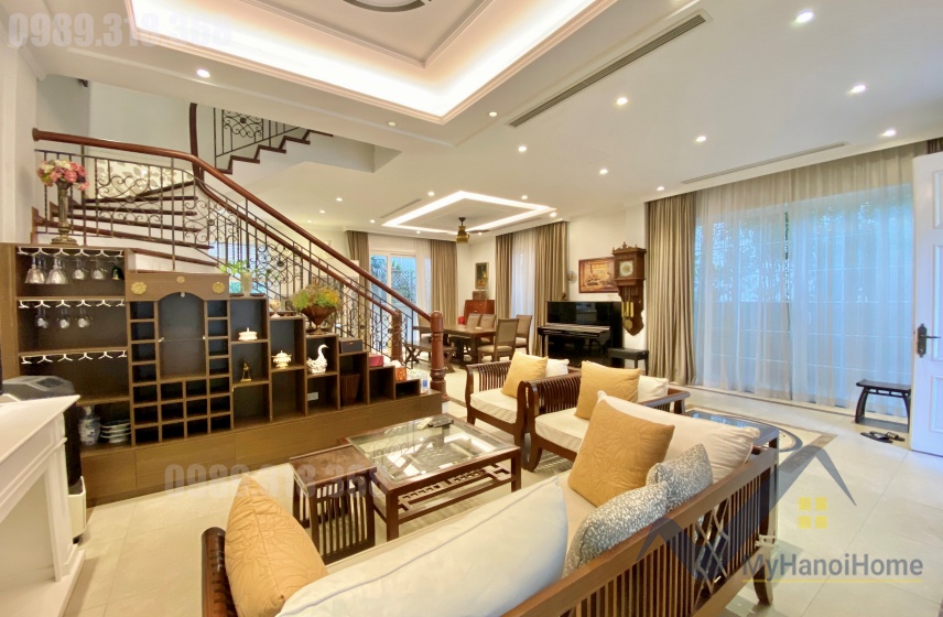 Cho thuê biệt thự Vinhomes Riverside full nội thất Đông Dương 2