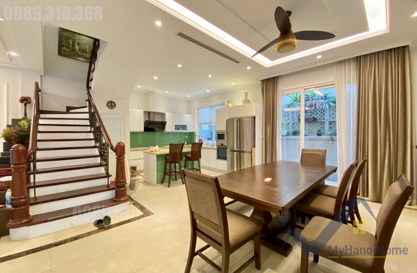 Cho thuê biệt thự Vinhomes Riverside full nội thất Đông Dương 3
