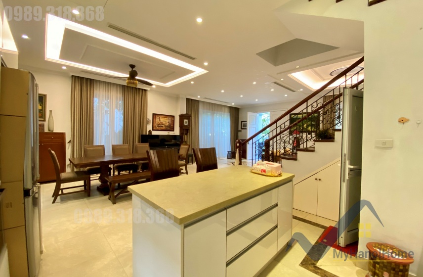 Cho thuê biệt thự Vinhomes Riverside full nội thất Đông Dương 6