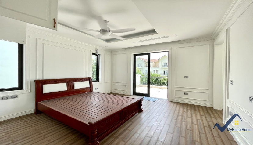 Cho thuê biệt thự Vinhomes Riverside Hoa Lan 4 phòng ngủ 12