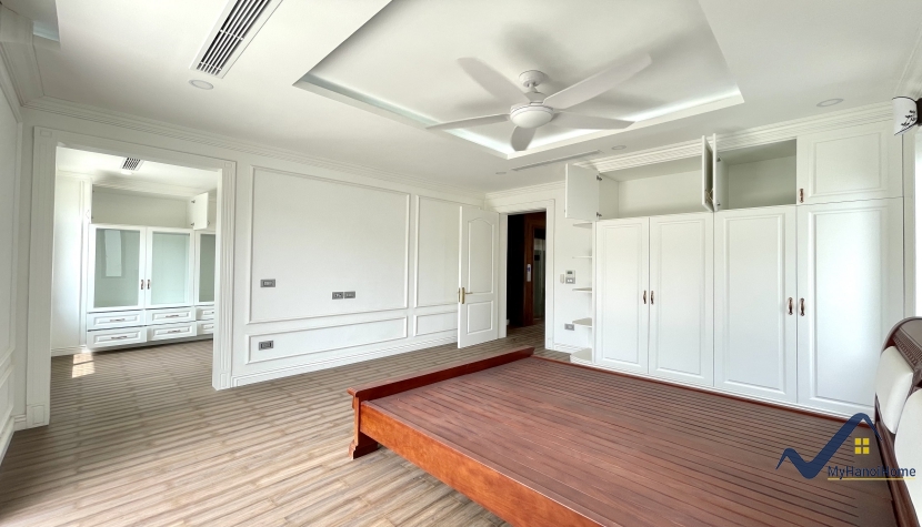 Cho thuê biệt thự Vinhomes Riverside Hoa Lan 4 phòng ngủ 13