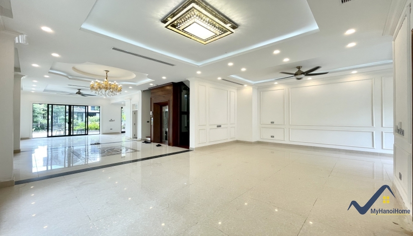 Cho thuê biệt thự Vinhomes Riverside Hoa Lan 4 phòng ngủ 2